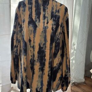 LuLaRoe Black and Tan Tie-Dye Blouse